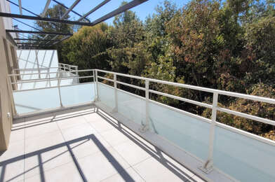 Appartement 3 pièces 864 €