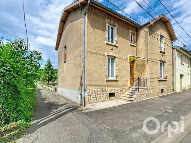 Belle maison de 7 pièces – 208 m² à Pierre-la-Treiche (54200) Maison idéalement entretenue, avec une gros potentiel d’aménagement et idéal Profession Libérale ou Grande Famille ! — photo du bien