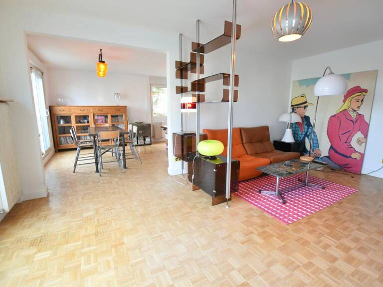 Appartement isolé 93 m2 avec parking À Vendre — photo 1