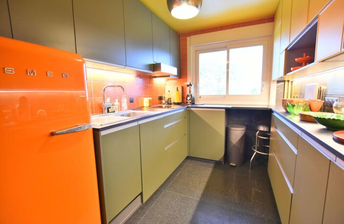 Appartement isolé 93 m2 avec parking À Vendre — photo 3