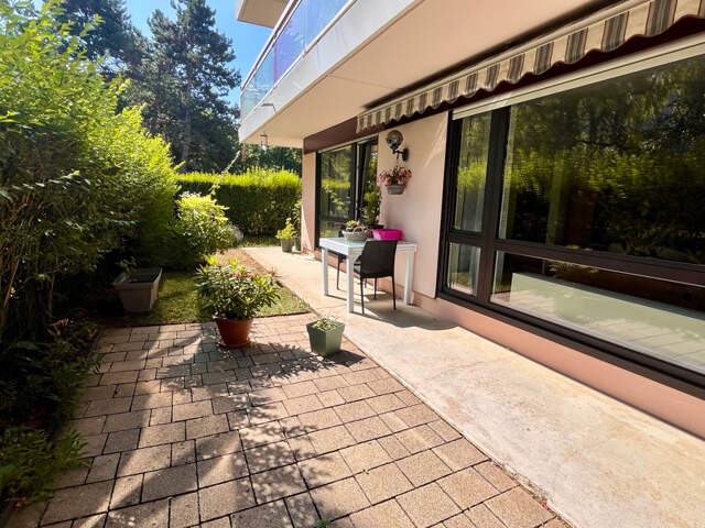 Appartement de standing avec terrasse et jardin — photo du bien