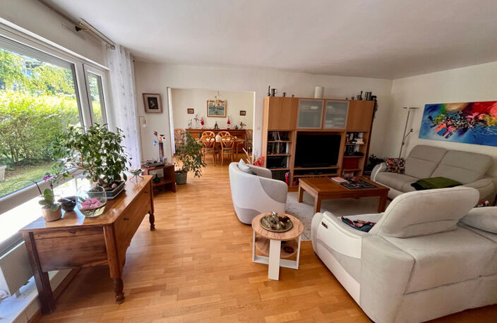 Appartement de standing avec terrasse et jardin — photo 3