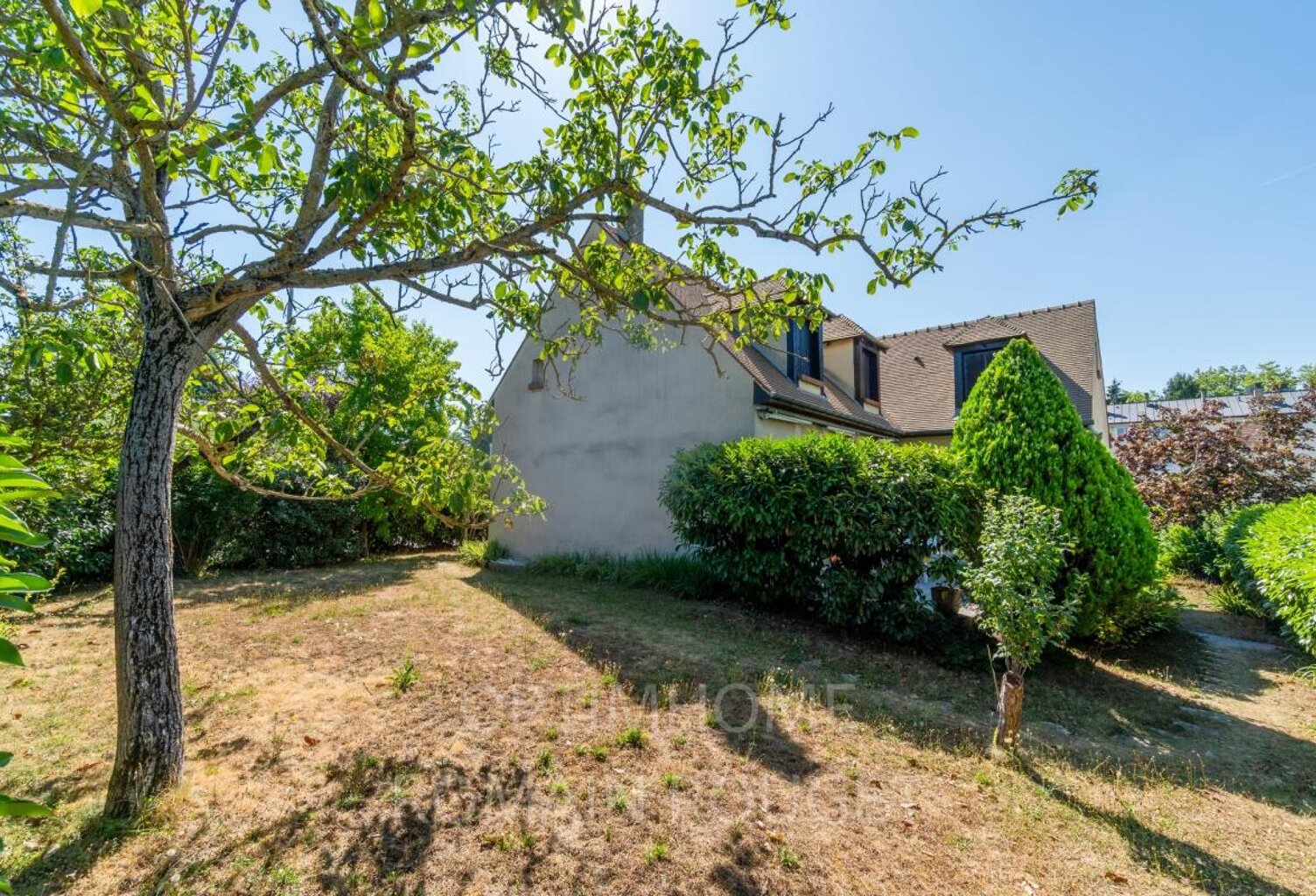 MONTESSON VILLAGE - Maison 9 Pièces + Sous-sol — photo 1