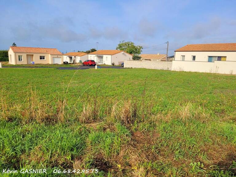 RUELLE SUR TOUVRE (16600) : Terrain constructible de 542m2 — photo 1