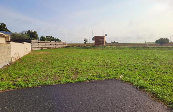 RUELLE SUR TOUVRE (16600) : Terrain constructible de 542m2 — photo 3