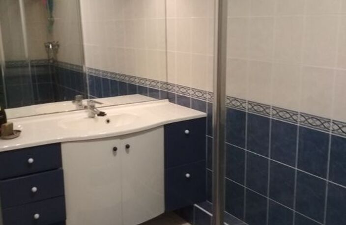 Chambre de 10m2 à louer sur Saintes — photo 3
