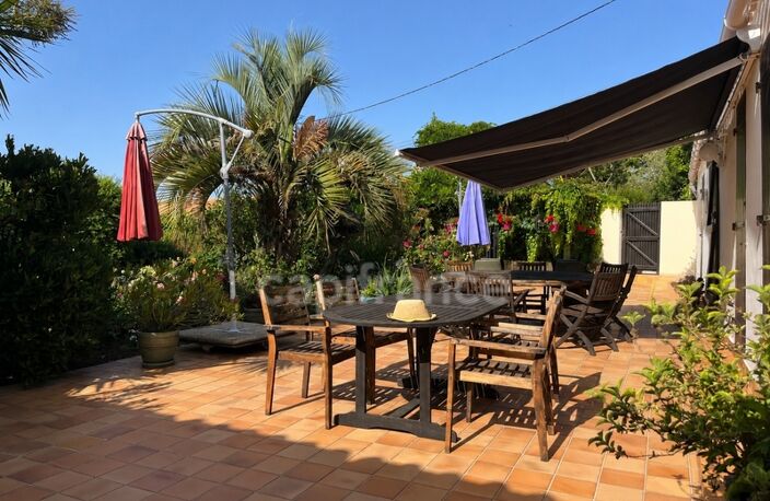 Propriété avec dépendances au coeur d’un jardin paysager– 230 m² habitables – À 10 min des plages des Sables-d'Olonne — photo 2