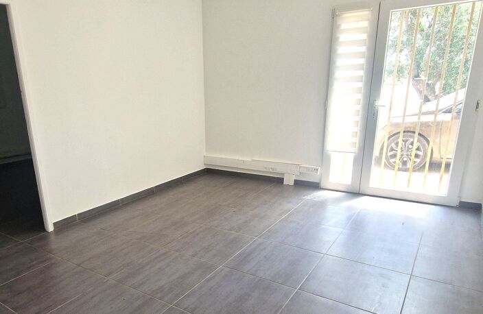 A louer, Bureaux 150 m² avec Terrain de 2 000 m², Quartier Lingostière, Plaine du Var, Nice 06200, Alpes-Maritimes — photo 2