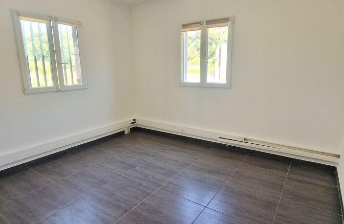 A louer, Bureaux 150 m² avec Terrain de 2 000 m², Quartier Lingostière, Plaine du Var, Nice 06200, Alpes-Maritimes — photo 4