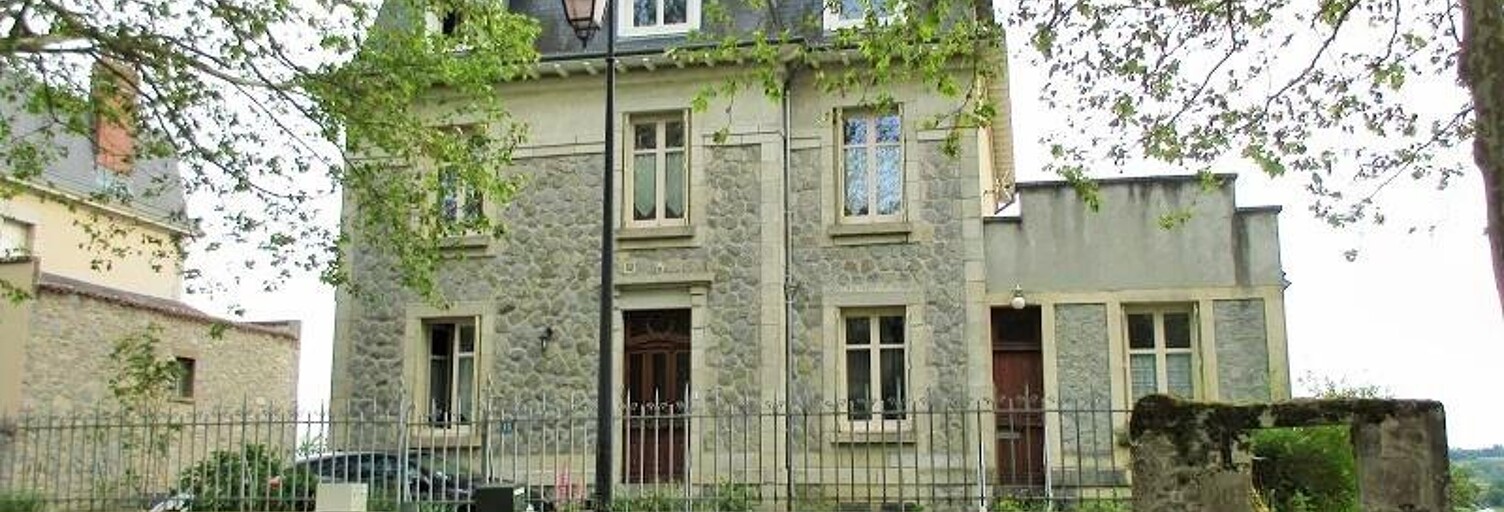Maison 7 Pièces 225 m² à louer à Saint-Léonard-de-Noblat (87400)