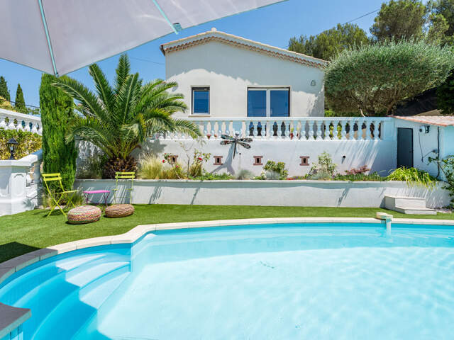 Maison familiale de type 5 sur 700m2 de terrain avec piscine — photo du bien