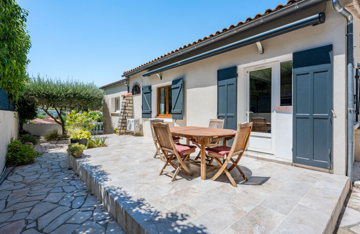 Maison familiale de type 5 sur 700m2 de terrain avec piscine — photo 3