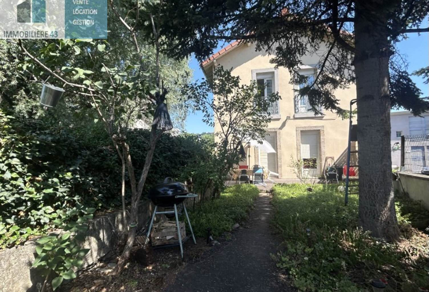 IMMEUBLE 2 LOGEMENTS + PARKINGS LE PUY — photo 1