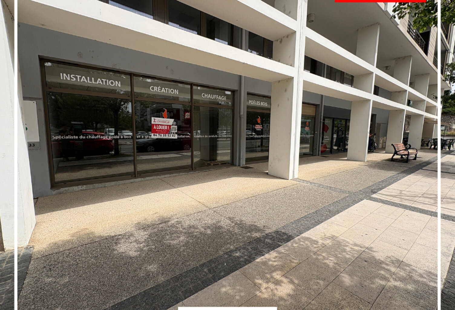 VOIRON Local commercial de 140 m2 — photo 1