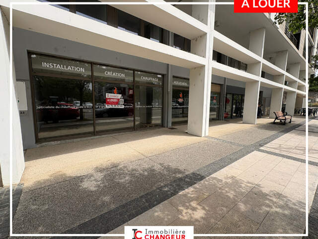 VOIRON Local commercial de 140 m2 — photo du bien