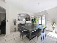 Grande maison familiale avec piscine - 69500 BRON — photo 3