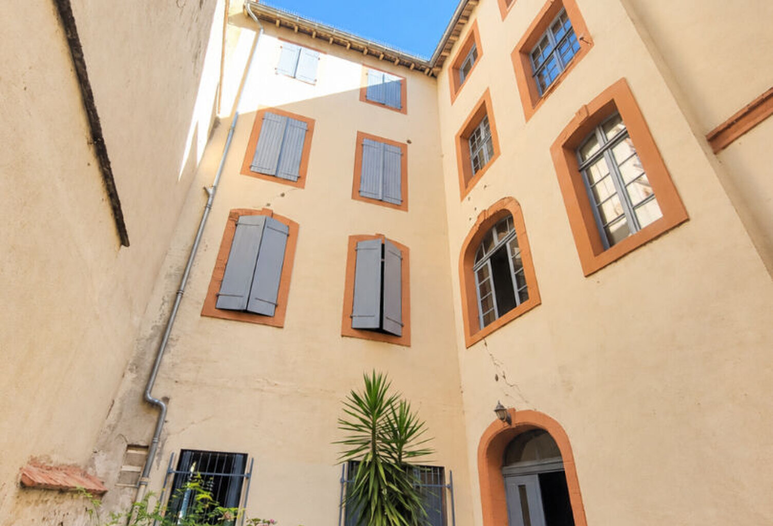 Montauban centre ville T2 avec les combles — photo 1