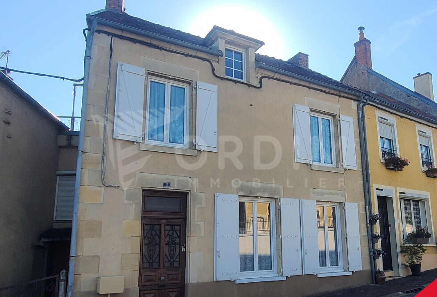 Maison centre village — photo 1