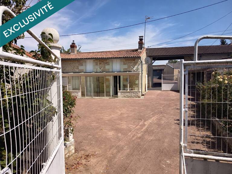 Maison en pierre avec tout son charme — photo 1