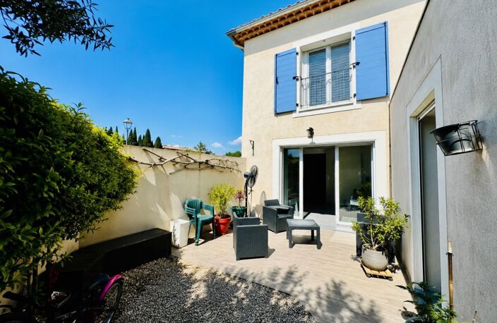 Maison de ville avec extérieur et parking sécurisé — photo 3