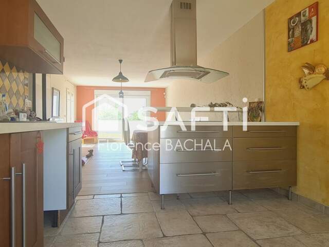 Maison de plain-pied  4 chambres  Terrain 950 m² sans vis-à-vis entièrement clos - Dépendance — photo du bien