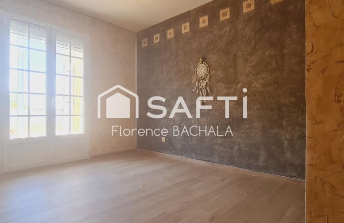 Maison de plain-pied  4 chambres  Terrain 950 m² sans vis-à-vis entièrement clos - Dépendance — photo 4