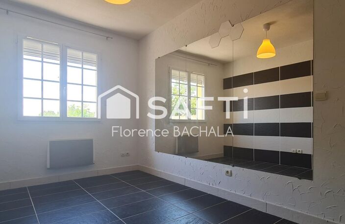 Maison de plain-pied  4 chambres  Terrain 950 m² sans vis-à-vis entièrement clos - Dépendance — photo 5