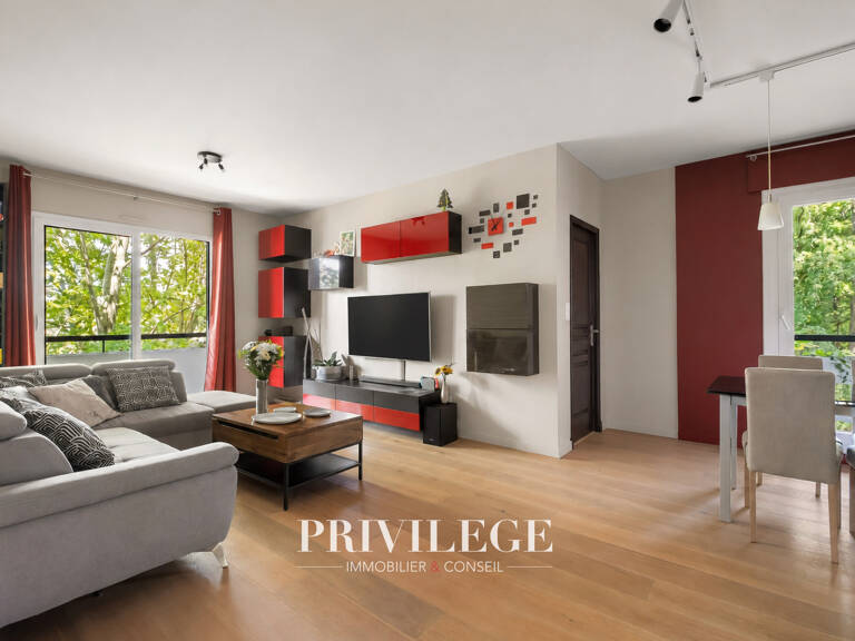 Appartement 3 pièces avec deux balcons et vue sur la végétat — photo 1