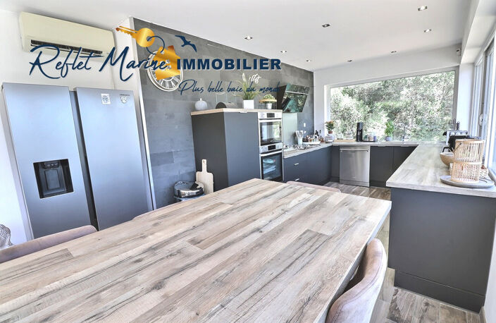 BANDOL   maison de charme rénovée   122 m2 habitables   Pisc — photo 5