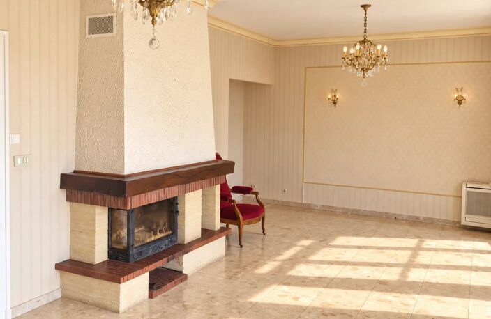 Grande maison familiale avec 4 chambres et garage. — photo 4