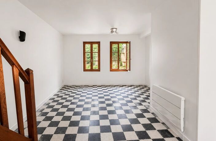 Emplacement recherché – Maison de ville proche de toutes commodités — photo 3