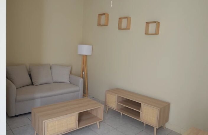 Maison appartement Écommoy meublé — photo 2