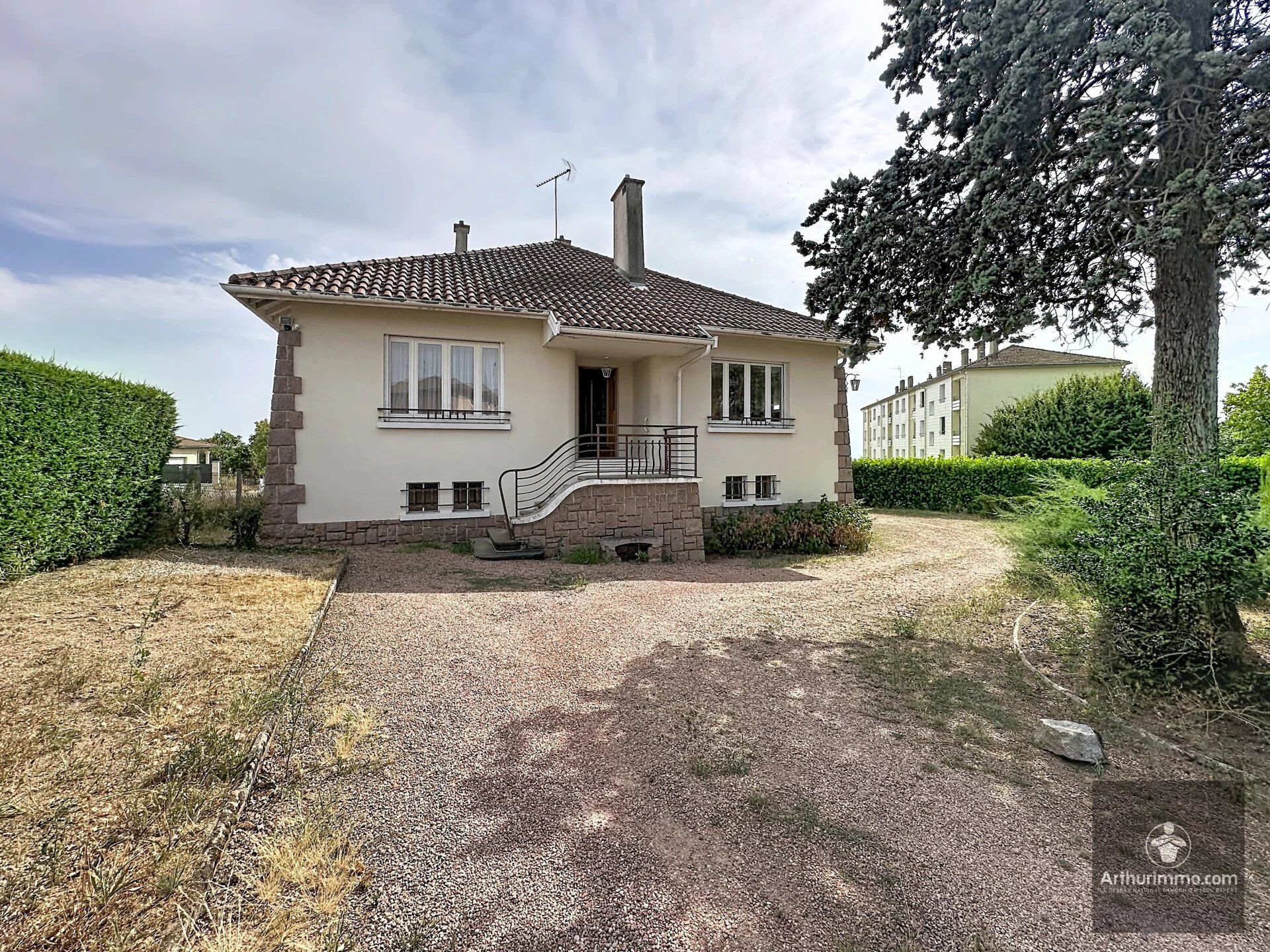 Maison 5 pièces 135 m² · à Saint-Just-la-Pendue · 135 m² · 189 000 €