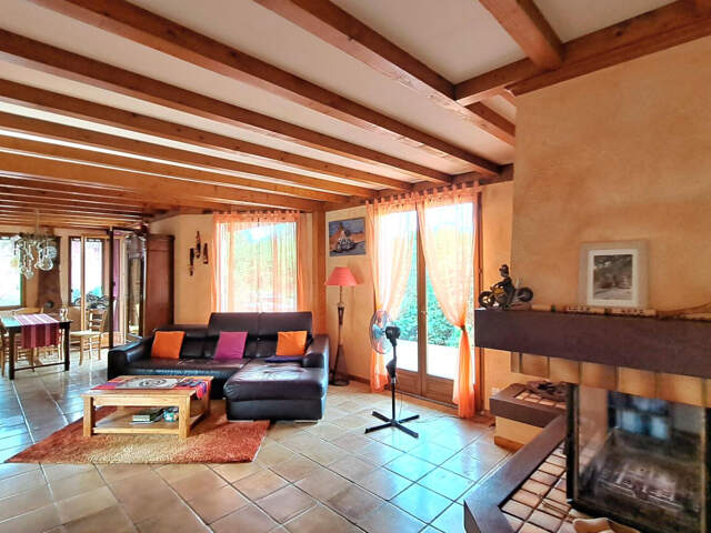 SAINT BERON, Maison quasi de plain-pied avec combles aménagés et sous-sol complet — photo du bien