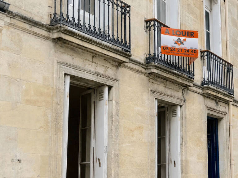 A LOUER MAISON DE VILLE DE 7 PIÈCES AVEC CAVE ET TERRASSE - BORDEAUX QUARTIER  SAINT JEAN ET SACRE COEUR — photo 1