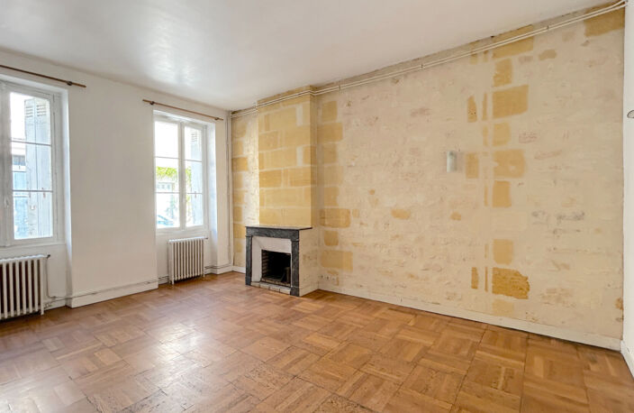 A LOUER MAISON DE VILLE DE 7 PIÈCES AVEC CAVE ET TERRASSE - BORDEAUX QUARTIER  SAINT JEAN ET SACRE COEUR — photo 2