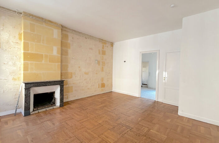 A LOUER MAISON DE VILLE DE 7 PIÈCES AVEC CAVE ET TERRASSE - BORDEAUX QUARTIER  SAINT JEAN ET SACRE COEUR — photo 3