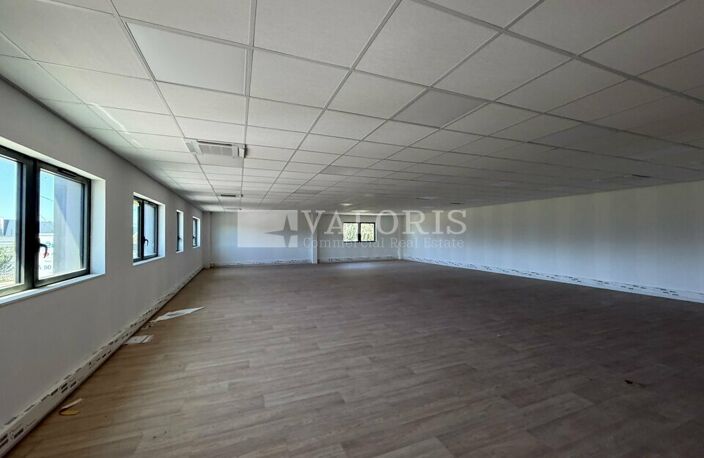 BUREAUX à LOUER — photo 2