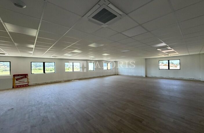 BUREAUX à LOUER — photo 3