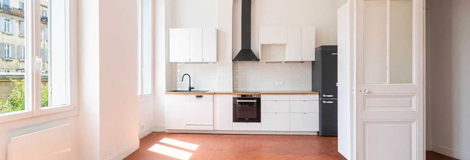 Appartement 3 Pièces 76 m² à louer à Marseille 5 (13005)