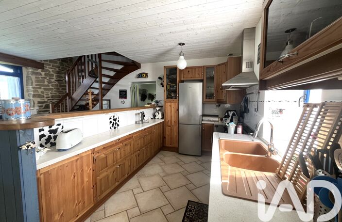 Vente Maison/villa 9 pièces — photo 2