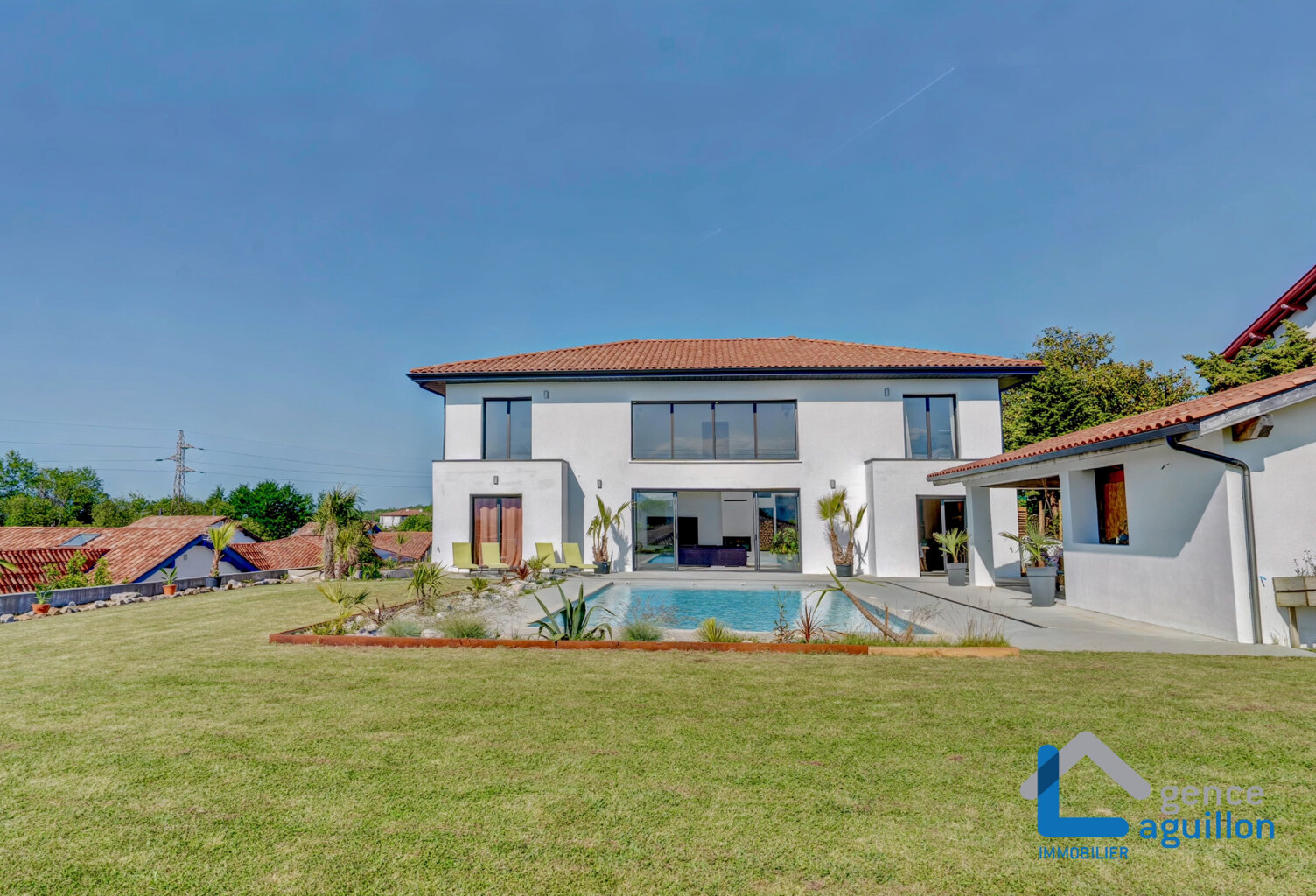 Propriété de prestige avec piscine et 2 studios indépendants — photo 1
