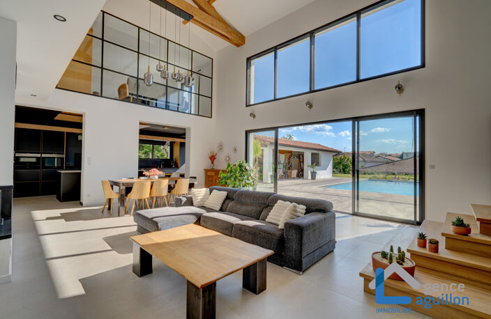 Propriété de prestige avec piscine et 2 studios indépendants — photo 2