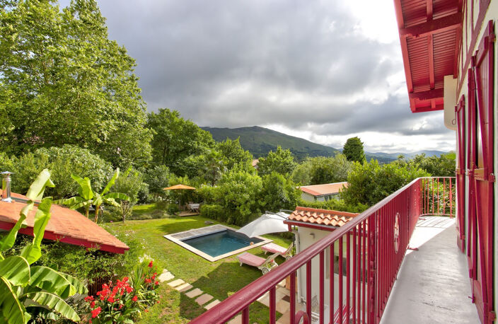 Maison avec dépendances vue sur montagne la Rhune — photo 2