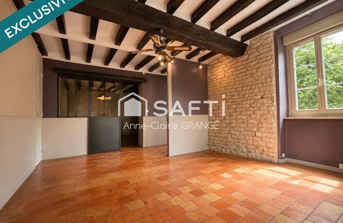 Demeure de caractère aux portes des Alpes Mancelles ?  À quelques minutes de Fresnay-sur-Sarthe et des paysages préservés des Alpes Mancelles, cette élégante maison de caractère en pierre offre un cadre de vie authentique, propice aussi bien à une vie de famille qu'à un projet d'accueil touristique. — photo 5