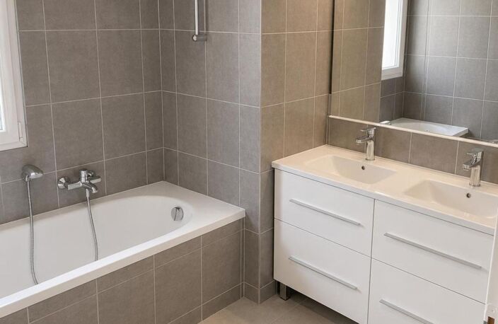 Très bel appartement T3 refait à neuf très proche de la frontière — photo 3