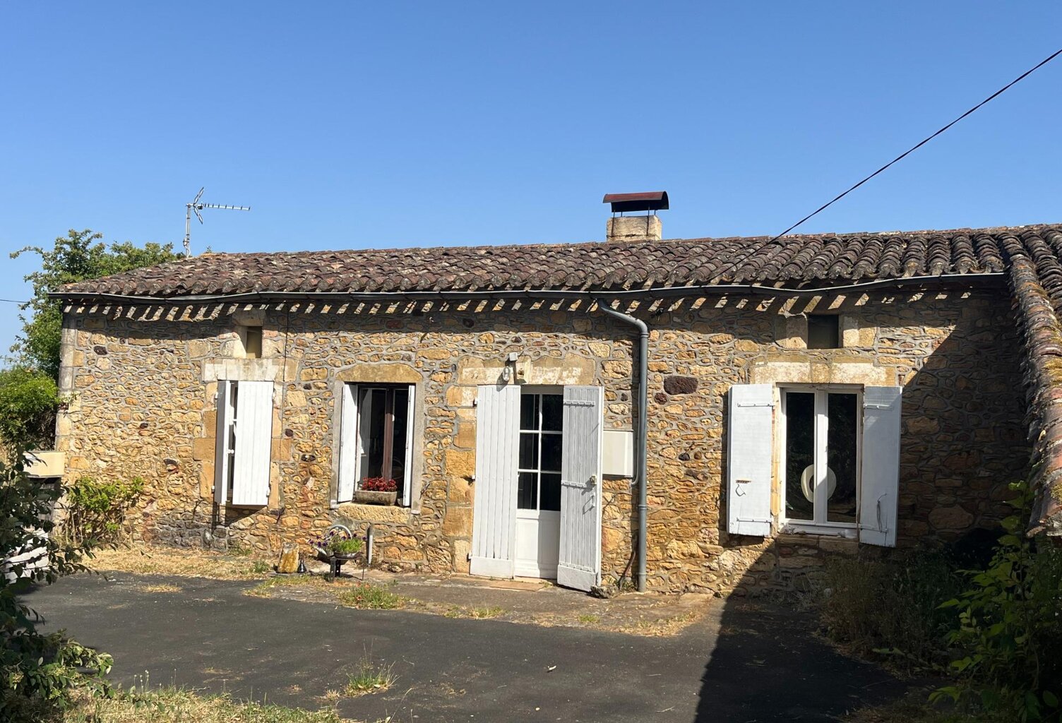 Ancienne fermette avec grange et déê,dance — photo 1