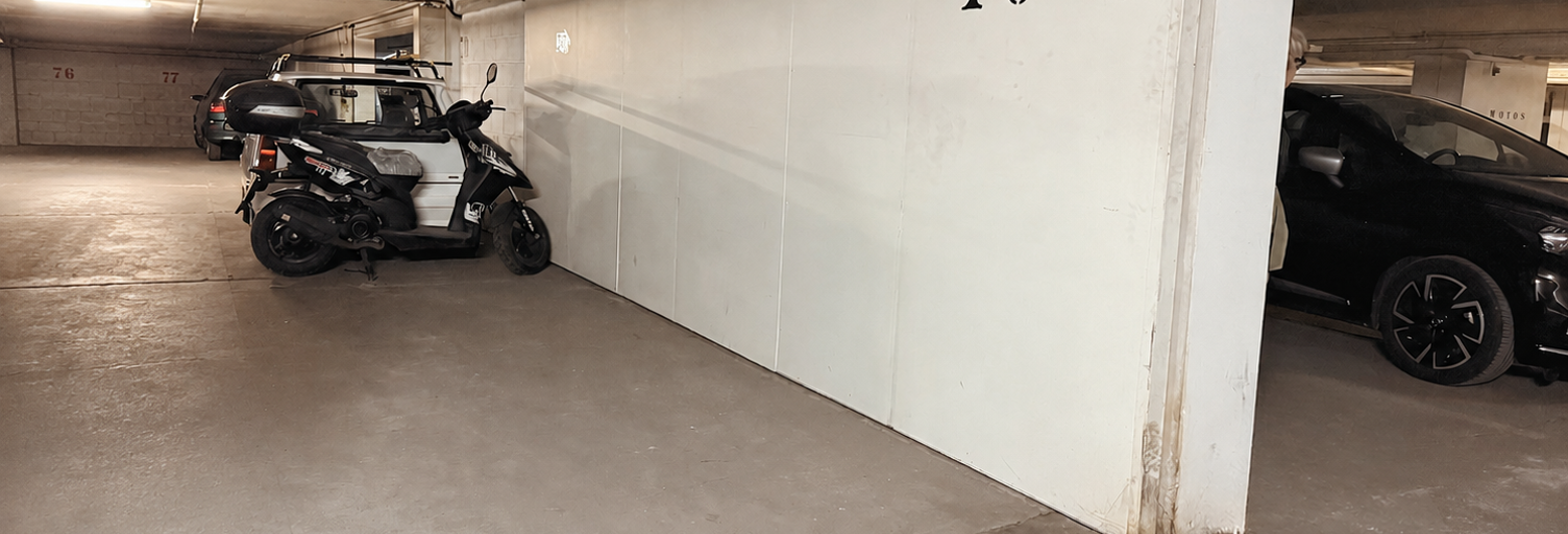 Garage  10 m² à vendre à Paris 12 (75012)