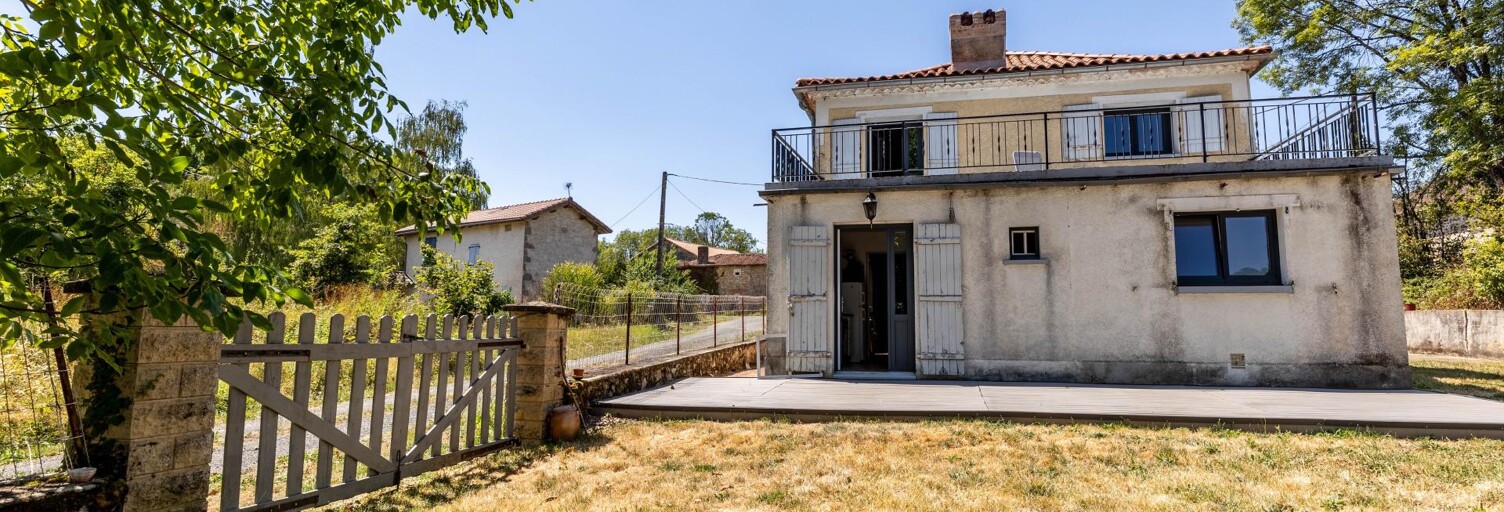 Maison 4 Pièces 158 m² à vendre à Étouars (24360)