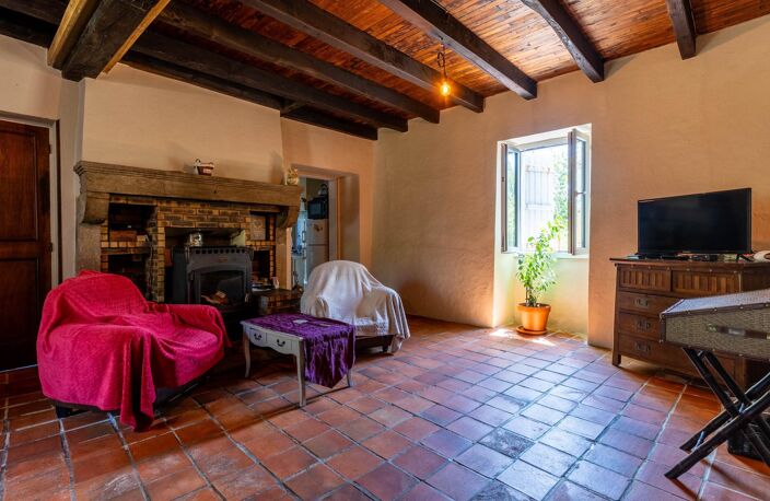 Maison ancienne rénovée avec grange sur terrain clos de 925 m² — photo 4